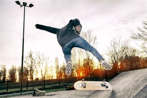 Become a skateboarding magician with the Backyatdigans skateboard